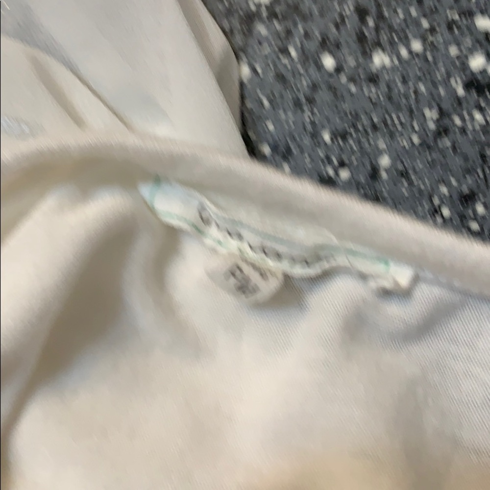 ava james- Ivory Tunic Blouse EUC - Picture 4 of 5
